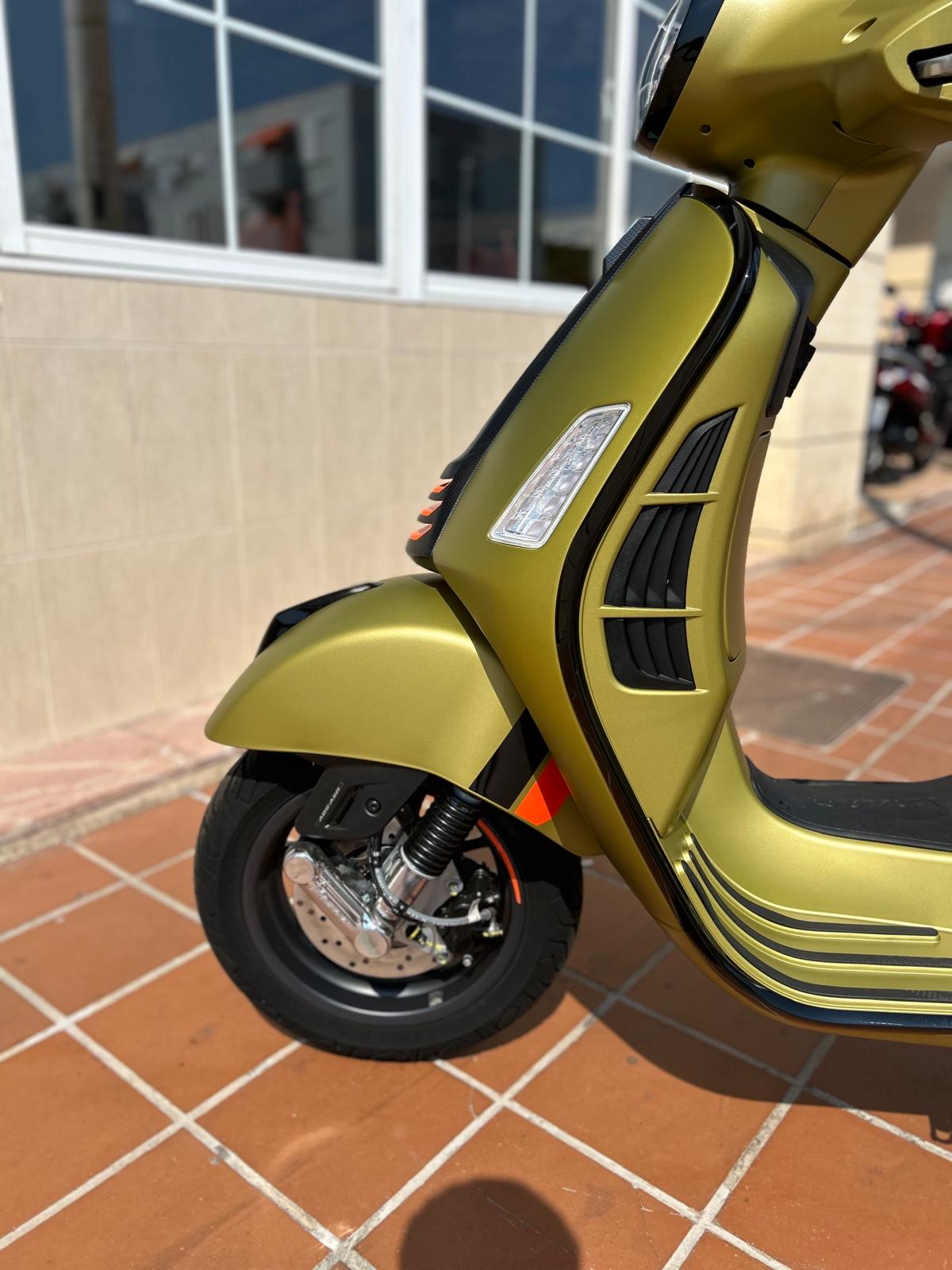 VESPA GTS SUPERSPORT 125cc
