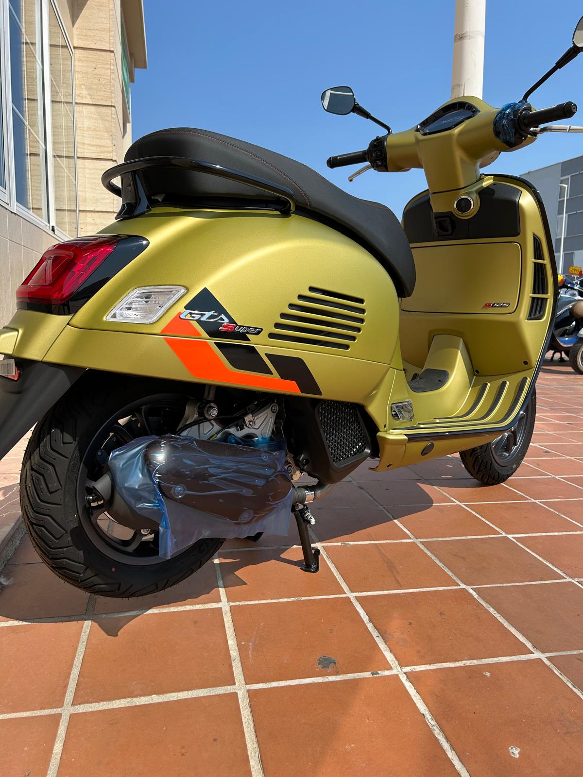 VESPA GTS SUPERSPORT 125cc
