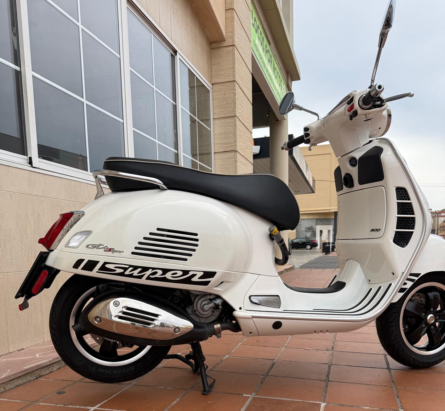 VESPA GTS 300 2022 1000KM