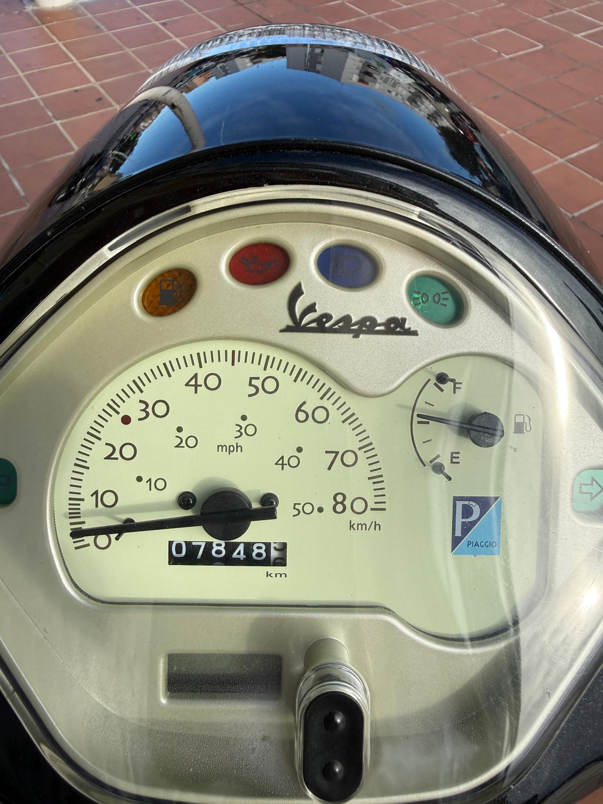 VESPA LX 50 2011