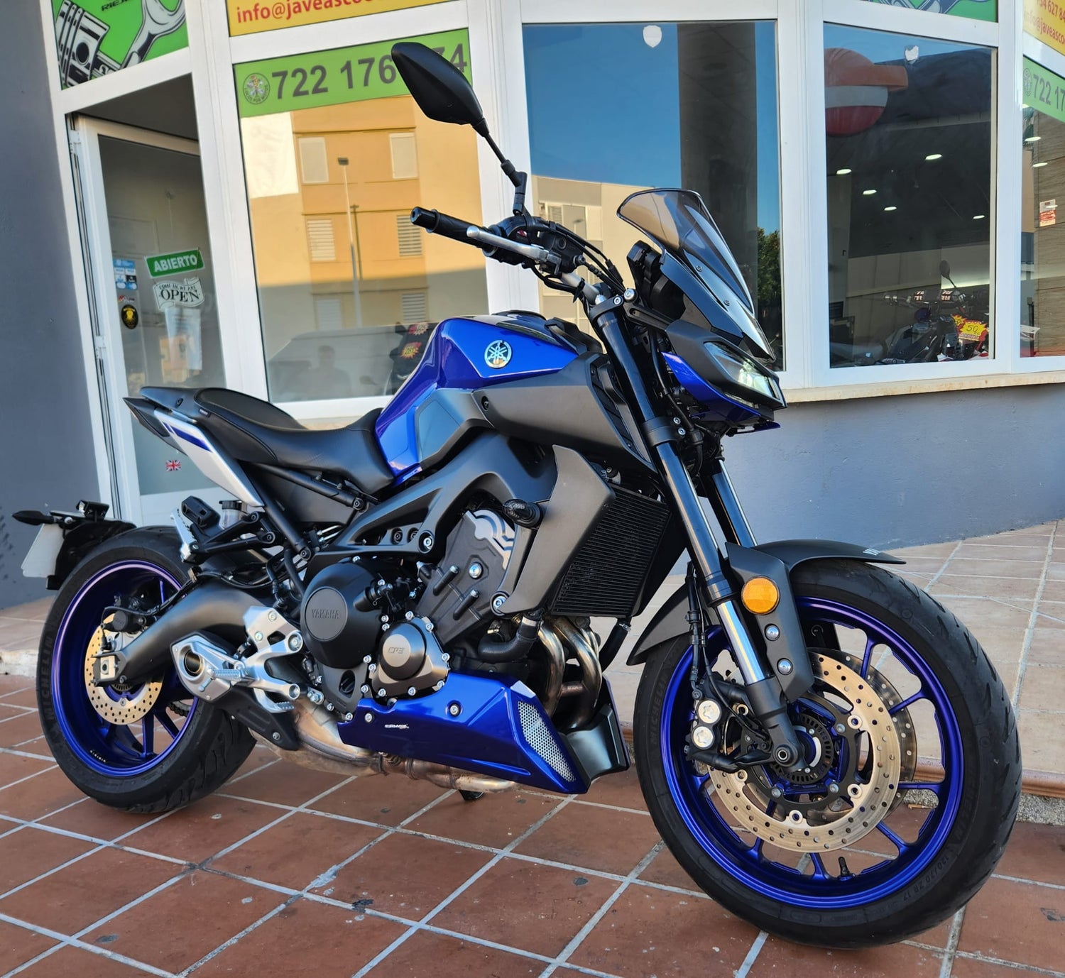 MOTOS