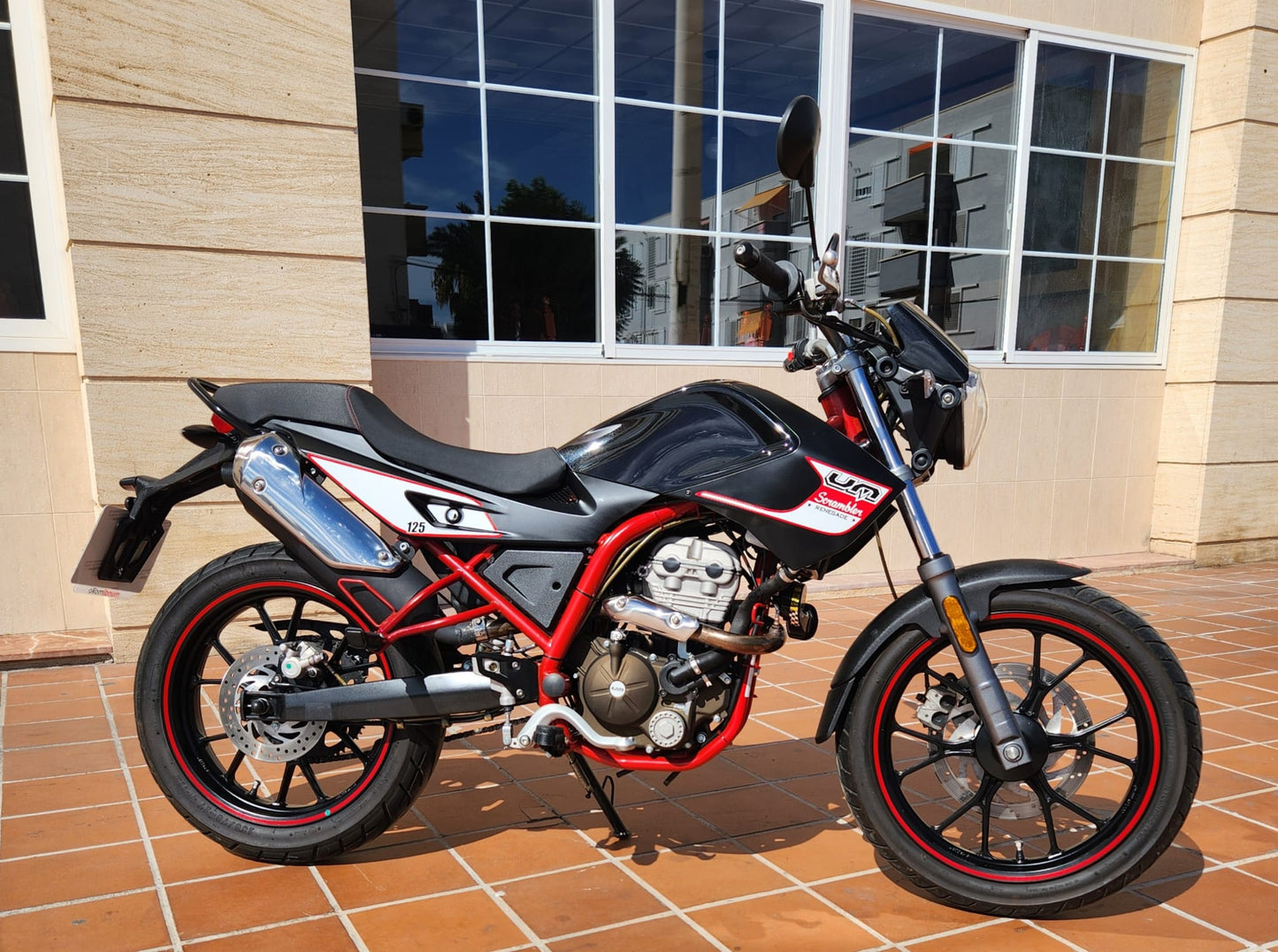 UM SCARMBLE 125 2019 7000KM