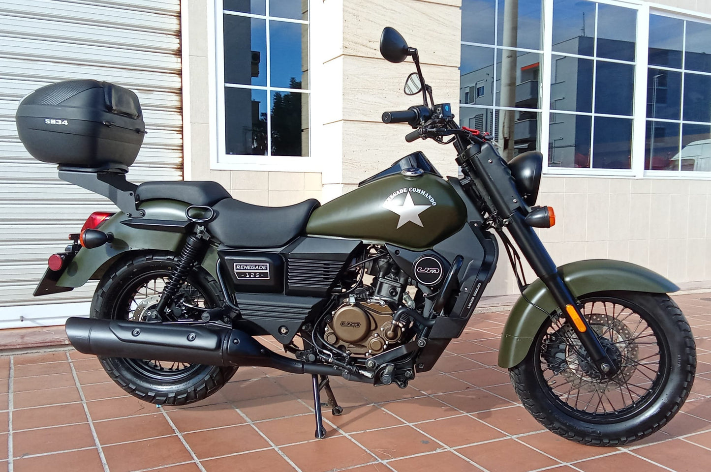UM RENEGADE COMANDO 125 2021 1500KM