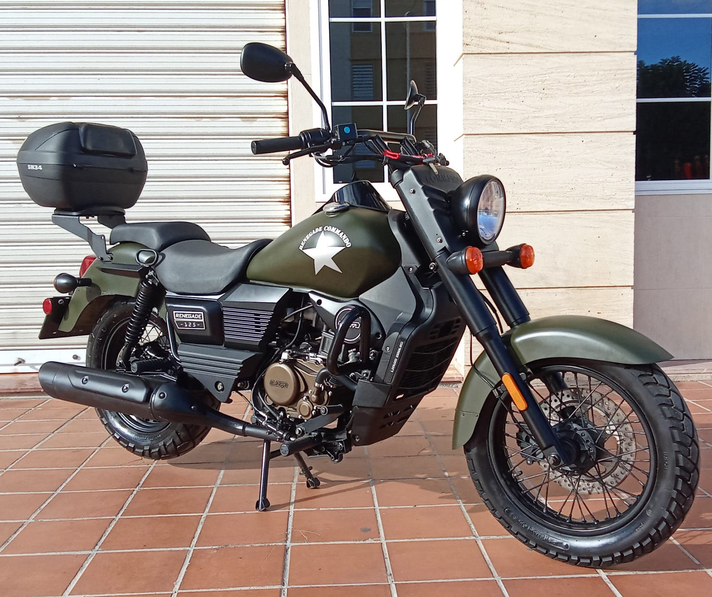 UM RENEGADE COMANDO 125 2021 1500KM