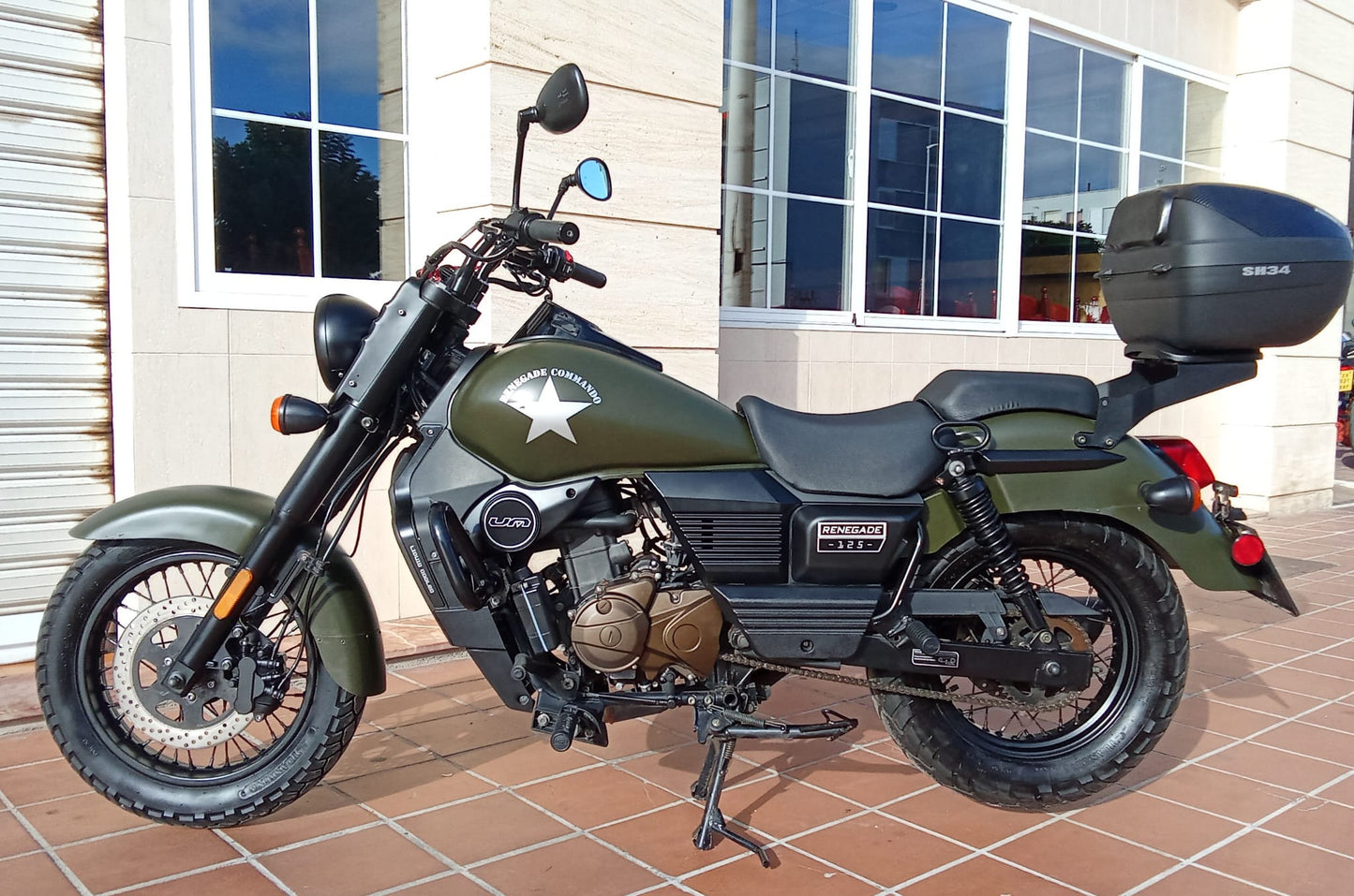 UM RENEGADE COMANDO 125 2021 1500KM