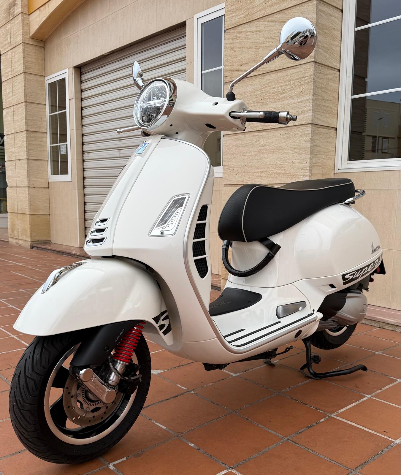 VESPA GTS 300 2022 1000KM
