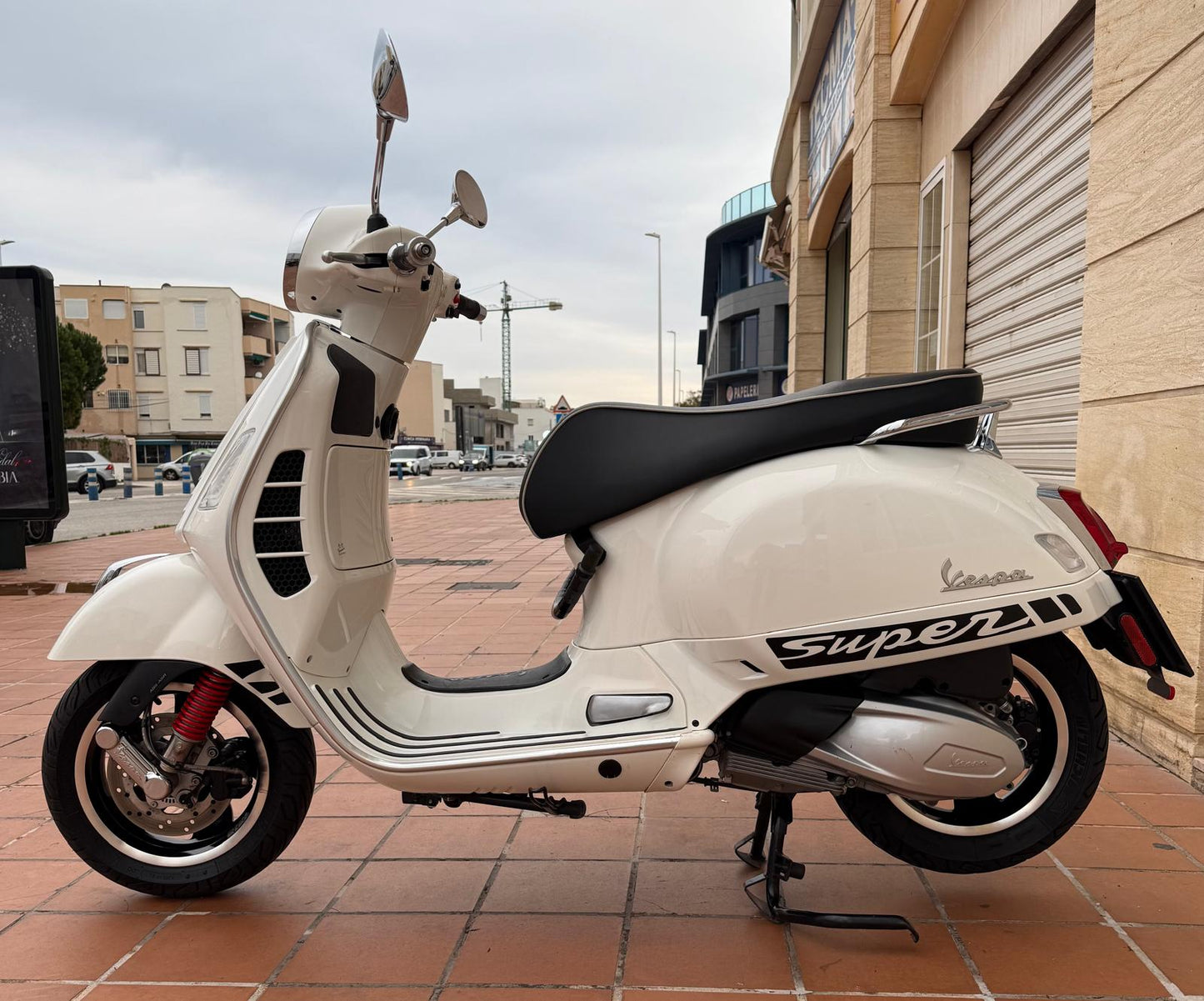 VESPA GTS 300 2022 1000KM