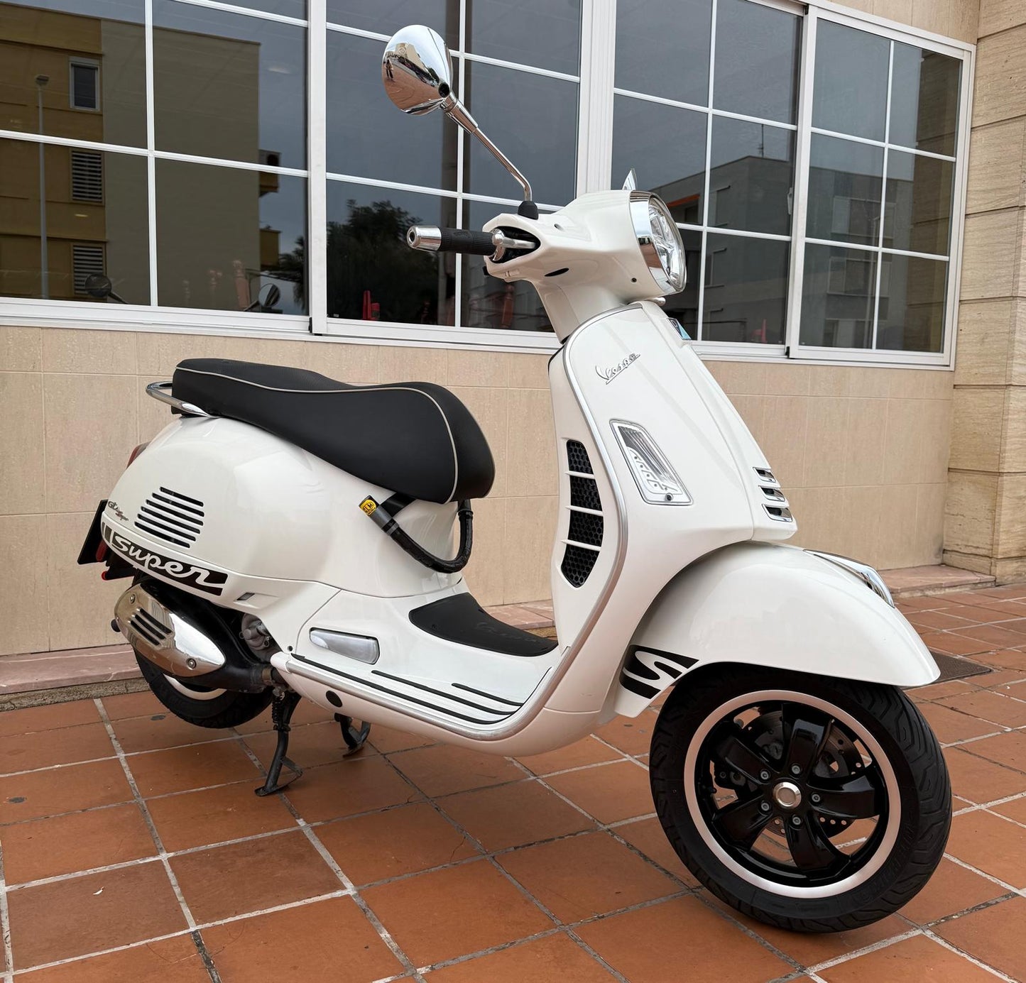 VESPA GTS 300 2022 1000KM