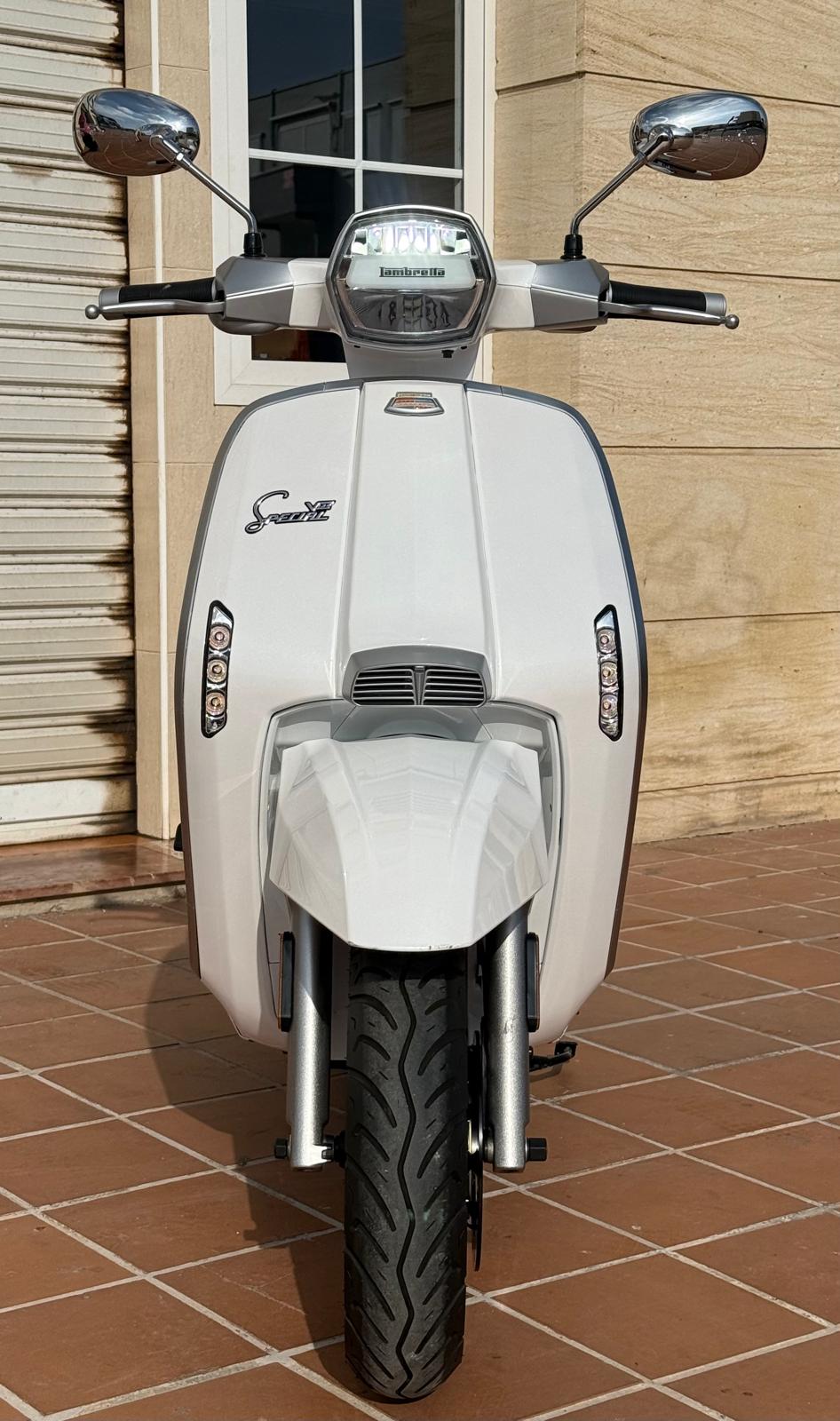 LAMBRETTA V125 Special 2024 3200 km